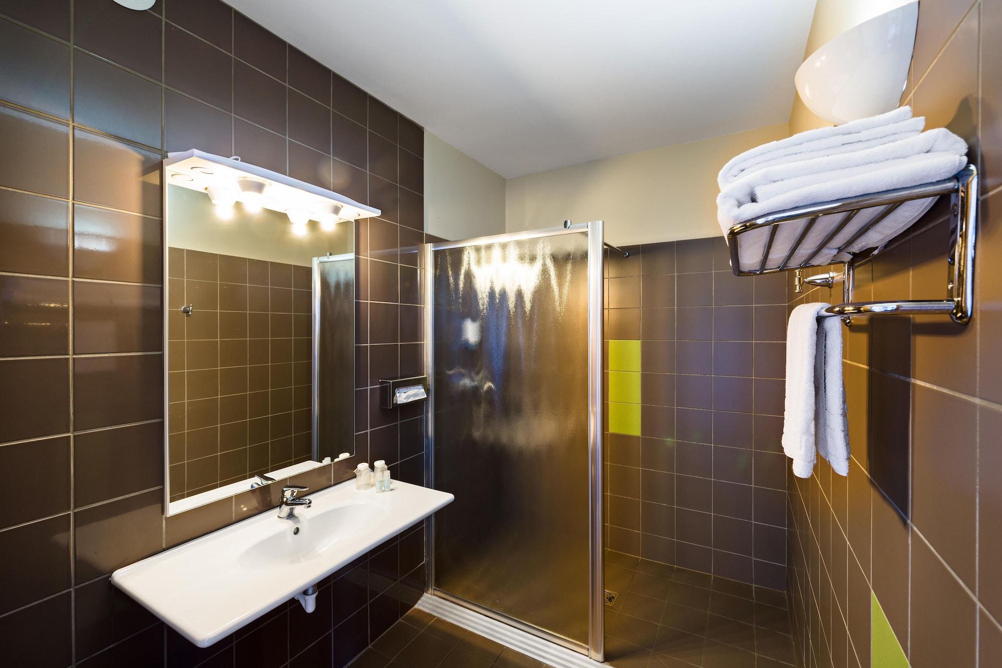 B&B Hotel Aubagne Gemenos Exterior photo
